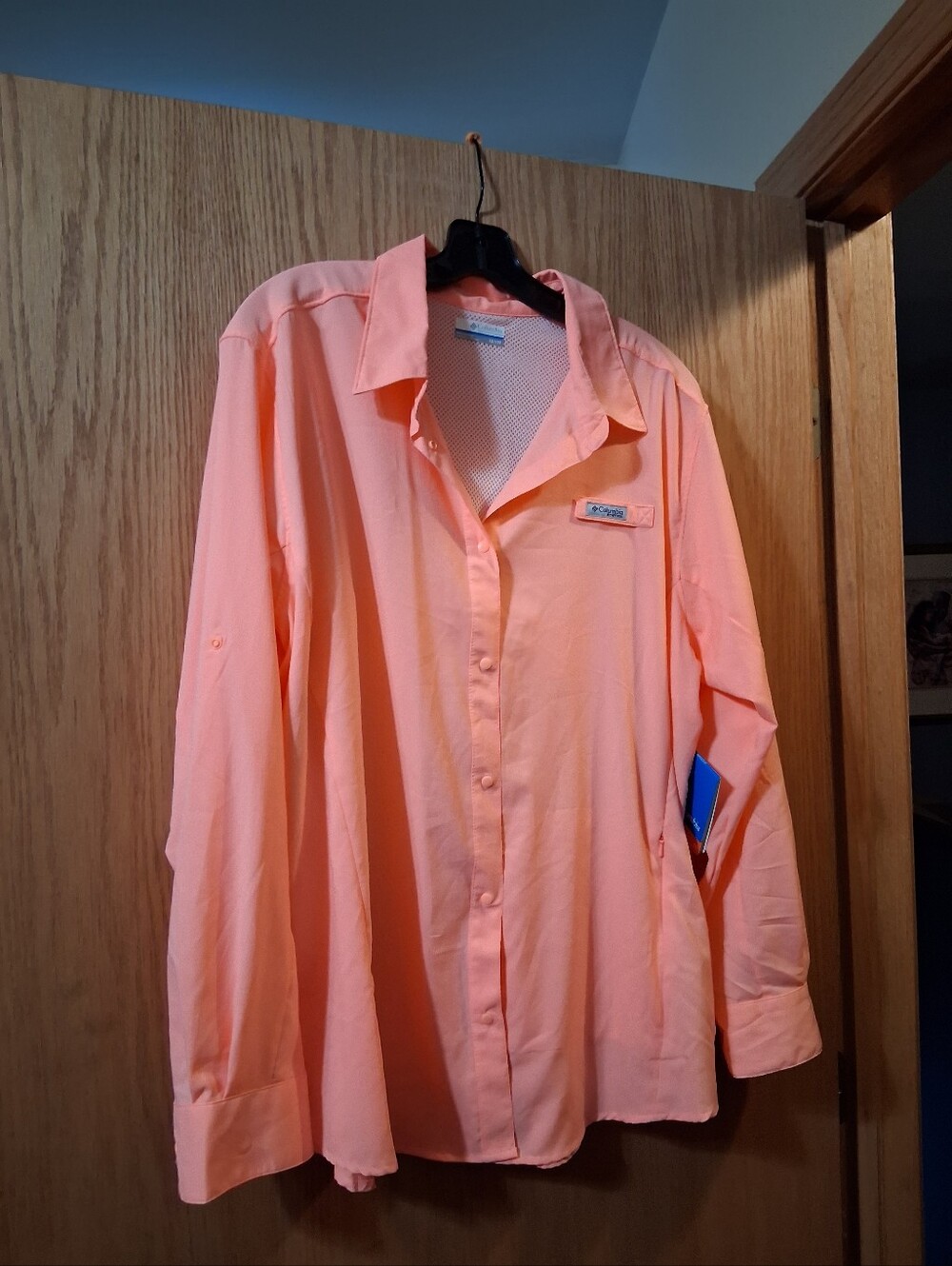 Columbia  performance outdoor shirt, PFG. coral  "sorbet pink" color. 1X Snaps.